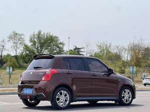 Vente en gros à bas <span class=keywords><strong>prix</strong></span> de voitures d'occasion Suzuki <span class=keywords><strong>Swift</strong></span> 2014 2015 2016 Modèle 1.5L Automatique Édition Fashion, personnalisation de l'intérieur disponible - Product Image 5