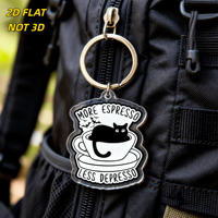 Porte-clés Chat Noir Espresso, Less Depresso, Chat dans Tasse de Café avec Citation Humoristique, Breloque en Acrylique, Accessoire Caffeine Réconfortant