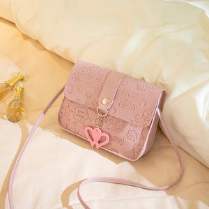 Bolso cuadrado pequeño con relieve de nuevo estilo y dije, bolso de hombro lindo y dulce. - Product Image 4