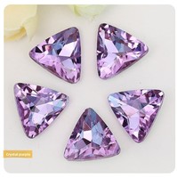 Strass triangulaires à facettes de 10 mm à coller, pierres en verre cristal à dos pointu pour la décoration DIY de téléphones, vêtements, nail art et bijoux