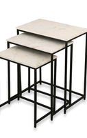 Table basse contemporaine avec plateau en marbre et pieds géométriques en laiton pour salon, salle à manger, cuisine et chambre