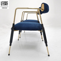 Chaise de salle à manger industrielle de luxe bleu-or contrastant, lignes rétro, style moderne, pour restaurants et magasins branchés