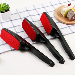 Brosse anti-peluches pour vêtements en laine, en plastique noir, rotative, pour le nettoyage domestique - Product Image 1