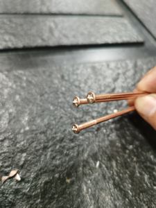 Clou de soudure en acier CD à tige lisse et tête à capuchon pour projets d'isolation - Product Image 4