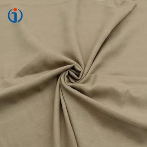 Оптовая продажа тканого окрашенного на заказ мягкого твила с эффектом слэб (60% лиоцелл, 40% хлопок) для женских рубашек и брюк - Product Image 4