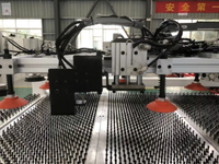 Robot kolom pemuatan dan pembongkaran, untuk mesin pemotong Laser Fiber CNC dan bongkar muat otomatis