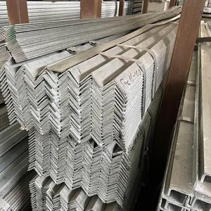 Barre d'angle d'angle en acier au carbone du bâtiment A36 Q235 Q355 <span class=keywords><strong>80x80</strong></span> 70x70x5 63x63x6 Angle en acier perforé laminé à chaud de 3m - Product Image 4