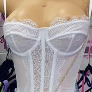 Nouveau débardeur court sexy en dentelle transparente à fines bretelles pour femme – Collection été - Product Image 4