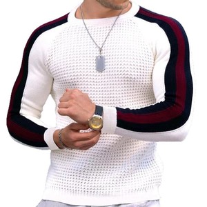 T-shirt à manches longues en tissu gaufré pour homme, col rond, couleur contrastée, coupe ajustée, style sport décontracté, pour l'automne et l'hiver - Product Image 1