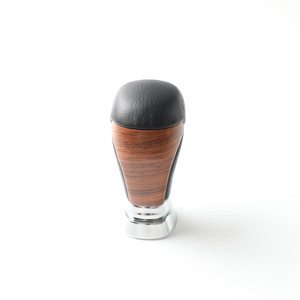 Pommeau de levier de vitesse pour Toyota Highlander, base en bois, dessus en cuir, design ergonomique - Product Image 1