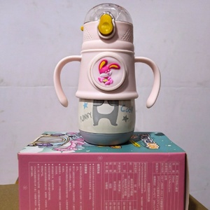 ขวดนมเด็กสแตนเลส 316 ฉนวนสุญญากาศ ยี่ห้อ Qingyue พร้อมหลอดดูด ลายการ์ตูน มีหูจับ ป้องกันการตก สำหรับฝึกดื่ม - Product Image 4