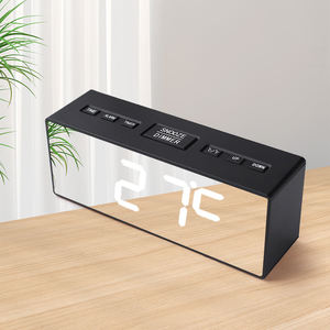 Sveglia Digitale Moderna con Display LED, Alimentazione a Batteria o Elettrica, Attivazione Vocale, Luce Notturna e <span class=keywords><strong>Timer</strong></span> per il Trucco - Product Image 6
