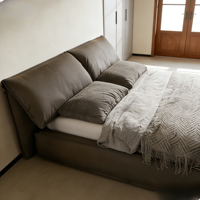 Modernes Kingsize-Bettgestell mit weicher Polsterung aus echtem Leder, langlebiger Kiefernholzkonstruktion, geräuscharmem Betrieb und Antikollisionsdesign.