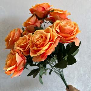 <span class=keywords><strong>Precio</strong></span> al por mayor Multi cabeza rosas holandesas flores artificiales a granel boda pasillo arco telón de fondo reutilizable seda rosas artificiales - Product Image 1