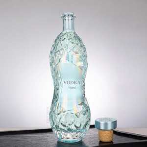 Venta al por mayor de botellas de vidrio transparente de alta gama de 750 ml con forma y textura únicas, impresión personalizada, suministro a granel para tequila, whisky, <span class=keywords><strong>vodka</strong></span> y otras bebidas espirituosas. - Product Image 5