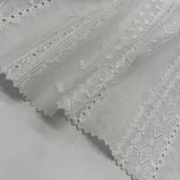 Tissu brodé en coton biologique traditionnel 100% pour les rideaux de mariage et les textiles de maison - Doux et confortable