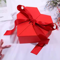 Hartvormige magnetische papieren doos van stevig karton met satijnen lint strik en reliëf voor Valentijnsdag chocolade rozen cadeausets