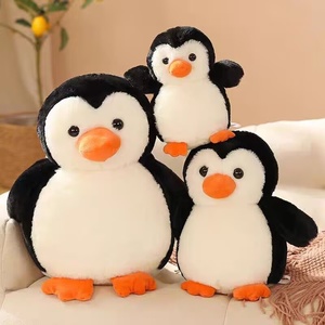 Peluche de Pingüino Adorable y Regordete, de Piel Sintética con Relleno de Algodón PP, Decoración Acogedora para el Hogar, Lindo Compañero de Peluche, Accesorio para Fotos - Product Image 4