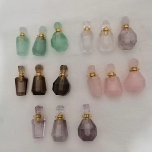 Botella de aromaterapia de aceite esencial de moda al por mayor, colgante de botella de <span class=keywords><strong>perfume</strong></span> de cristal multicolor con grabado de amor de Navidad - Product Image 1