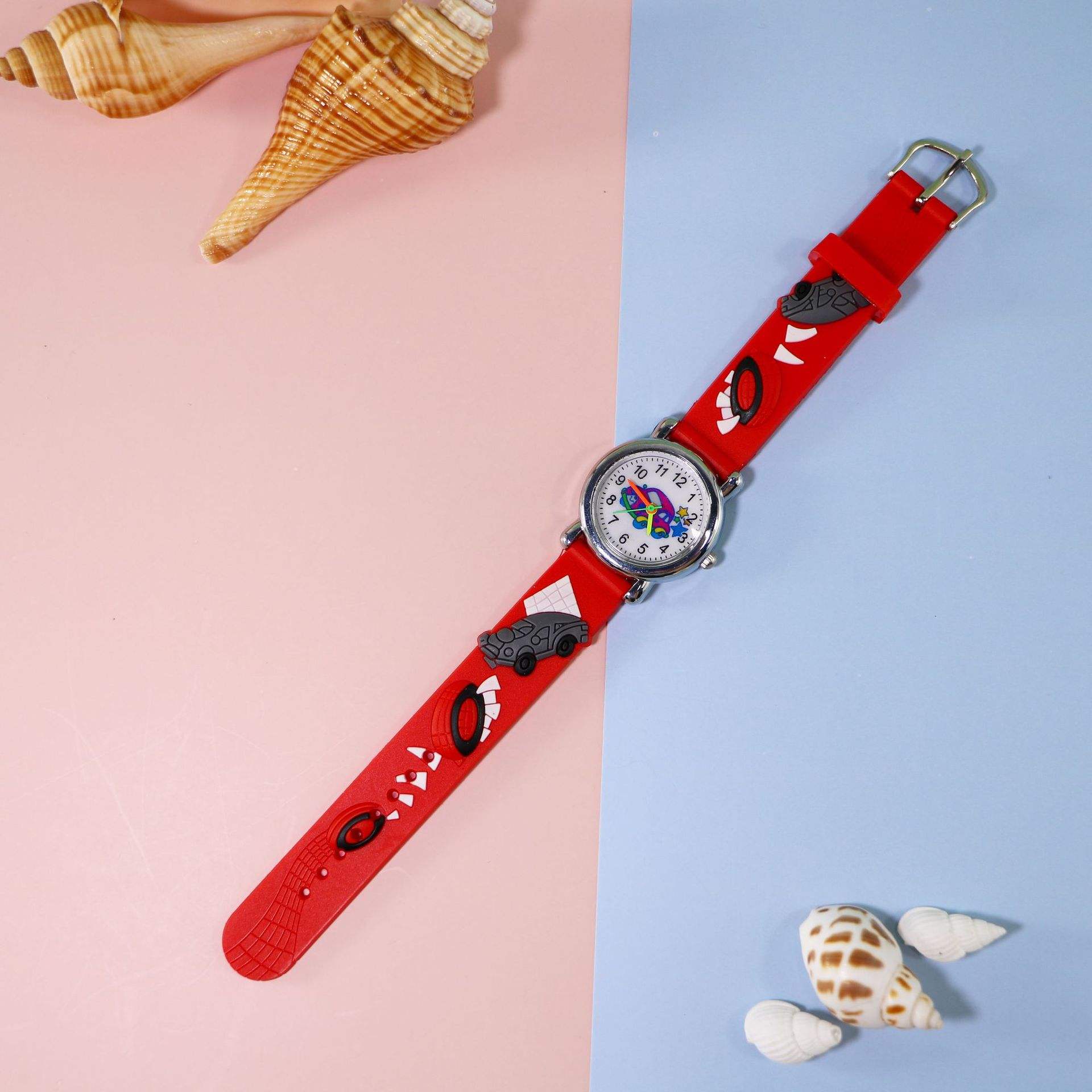 รถการ์ตูนสีแดง