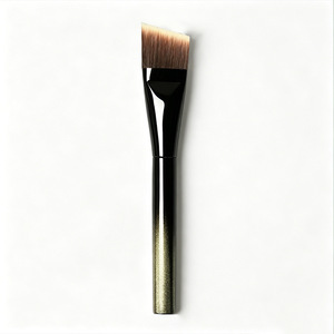 Brocha de Maquillaje Personalizada Estilo Influencer, Brocha para Base de Maquillaje con Fibras Sintéticas y Mango de Madera, Brocha de Maquillaje Portátil para Uso General - Product Image 4