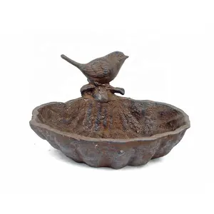 Ciotola da bagno per mangiatoia per uccelli in ghisa con altri ornamenti in metallo da giardino all'aperto