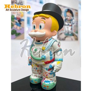 Statua di <span class=keywords><strong>Paperino</strong></span> in Resina Cromata Personalizzata, Scultura in Vetroresina Dipinta a Mano per Decorazioni Natalizie e di Halloween - Product Image 2
