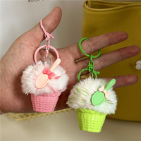 2026 En gros, Porte-clés et breloque de sac en peluche mignonne et douce, motif crème glacée dessin animé, imitation dessert en forme de cône, cadeau, emballé individuellement