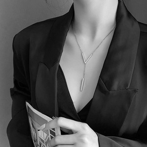 Fashion <strong>V</strong> <strong>Shape</strong> bar Pendant Gold Plated <strong>Necklace</strong> for Women Wholesale N2410065