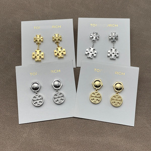 Châu Âu và Mỹ đơn giản và thời trang 18K mạ vàng đôi t Logo Bông tai thư Logo dangle Bông tai - Product Image 1