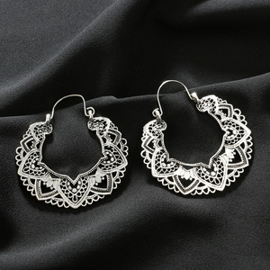 Orecchini Vintage a Cuore Traforato per Donne, Gioielli Eleganti e alla Moda - Product Image 6