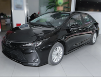Berline hybride fiable : Toyota Corolla Hybrid Elite 2017, consommation de carburant optimale, idéale pour les trajets quotidiens et la conduite en ville