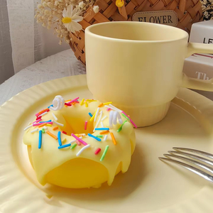 Bougie en forme de donut, design tendance, vente chaude, 100% cire de soja biologique, bougies parfumées artistiques en forme de gâteau - Product Image 2