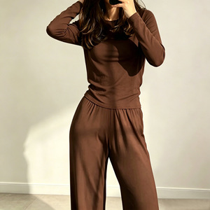 Ensemble de costume décontracté pour femme, couleur unie, haut à col rond et manches longues, pantalon large, tailles SMLXL, Europe, Amérique, Asie du Sud-Est, transfrontalier - Product Image 1