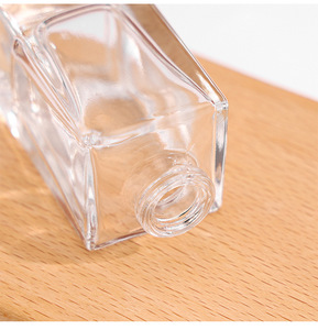 Flacon de <span class=keywords><strong>parfum</strong></span> carré en verre de haute qualité de 15 ml avec pulvérisateur et bouchon en bois, vide - Product Image 4