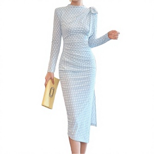 Elegante Vestido Midi Ceñido con Estampado de Puntos Azul Claro, Cuello Asimétrico, Manga Larga, Abertura Lateral, Ajustado, para Fiesta, Primavera/Verano - Product Image 2