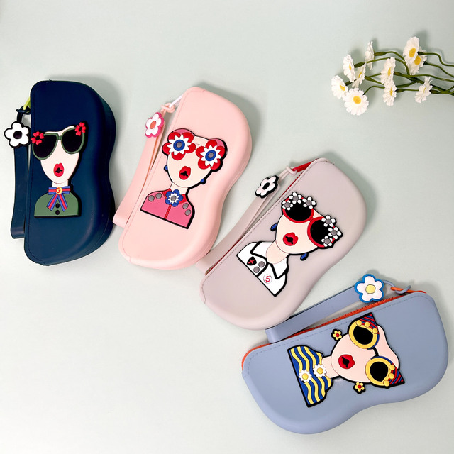 Shockproof Silicone Eyeglasses Case Portable Hanging Sunglasses Pouch Cartoon Character Design Waterproof Travel Bag for Women