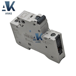 เบรกเกอร์ขนาดเล็กแบบพลาสติกผสมทองแดง รุ่นใหม่ 5SY6106-7CC 1P 6A C-Curve 6kA สำหรับป้องกันกระแสเกินแรงดันต่ำและไฟฟ้าลัดวงจร - Product Image 1