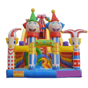 Offerta Speciale: Castello Gonfiabile da Esterno a Tema Clown con Scivolo Doppio, Certificato CE, Capacità 300-500KG, Facile da Montare - Product Image 2