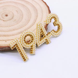 Diseñador de moda 3 filas perla y piedra acento 18K chapado en oro griego Philo año de fundación 1943 tono broche de hermandad Pin - Product Image 3