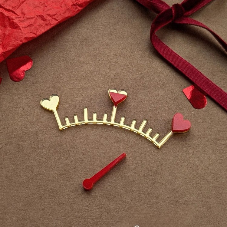 Double layered Love Clock (approximately 8cm wide)