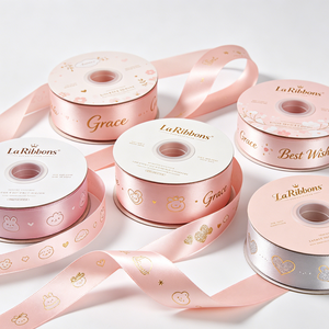 Cinta de Grosgrain Rosa de Poliéster/Algodón de 1-1/2 Pulgadas con Patrón Geométrico Estampado en Lámina Dorada, de una Sola Cara, OEKO-TEX - Product Image 6