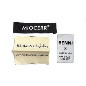 Trung Quốc Tùy Chỉnh Lụa In Áo Sơ Mi Cổ Áo Trung Tâm Gấp Tự Nhiên Màu Đen Vải Twill Vải Cotton Hữu Cơ Băng Chính Quần Áo Nhãn - Product Image 1