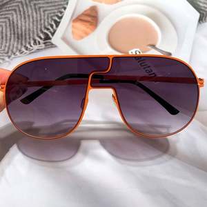 Gafas de Sol de Moda Retro 2022 para Hombre y Mujer, Montura Grande de Metal, Protección UV400, Estilo Piloto, Tamaño Grande - Product Image 2