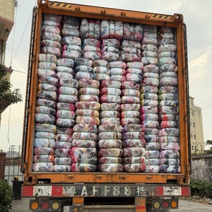 दूसरे हाथ के ब्रांडेड डिजाइनर मिश्रित शैली के कपड़े विंटेज बेल थोक ग्रेड बी स्टॉक परिधान आपूर्तिकर्ता - Product Image 4