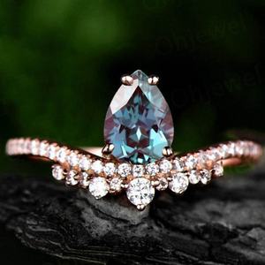 Anillo de Compromiso de Plata de Ley 925 con Corte de Pera y Alejandrita Cultivada en Laboratorio, Joyería Fina Popular para Bodas, Fiestas y Aniversarios de Mujeres - Product Image 1