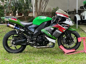 <span class=keywords><strong>Kawasaki</strong></span> Ninja <span class=keywords><strong>ZX10R</strong></span> 1000cc, Motor de Cuatro Cilindros <span class=keywords><strong>en</strong></span> Línea, Refrigeración Líquida, Brembo Winglet, IMU de 6 Ejes, ABS, TCS, Supersport - Product Image 2