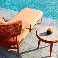 Chaise longue et table en rotin modernes sur mesure, vente en gros en Chine, lit de repos extérieur de luxe de haute qualité pour cour, parc, plage