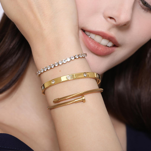 18 K mạ vàng tình yêu <span class=keywords><strong>Bangle</strong></span> Vòng đeo tay thiết lập linh hoạt rộng dây đeo cổ tay <span class=keywords><strong>Bangle</strong></span> <span class=keywords><strong>Bangle</strong></span> thiết lập cho tình yêu nhà máy bán hàng trực tiếp - Product Image 6