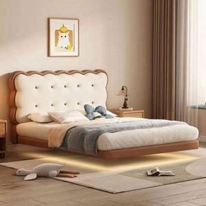 Lit d'appoint créatif pour enfants en bois massif, design moderne et confortable pour la chambre des garçons et des filles - Product Image 1